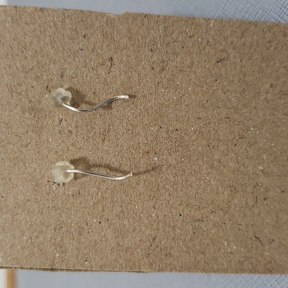 New Beautiful Handmade Bumpy Round Lampwork Glass Earrings NE Patriots NY Giants - Picture 4 of 5